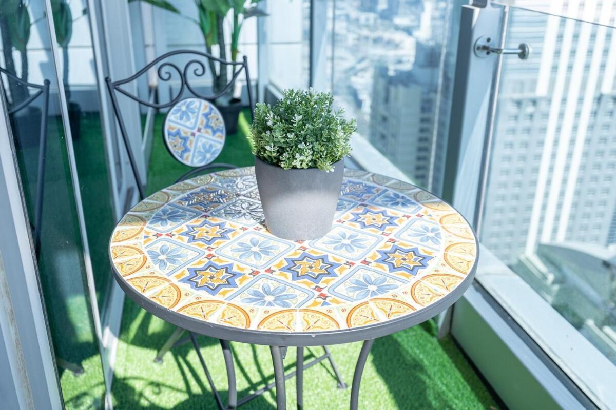 Appartement Stunning 1-bedroom With Marina Views *