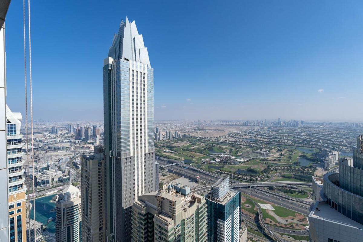Stunning 1-bedroom With Marina Views Appartement