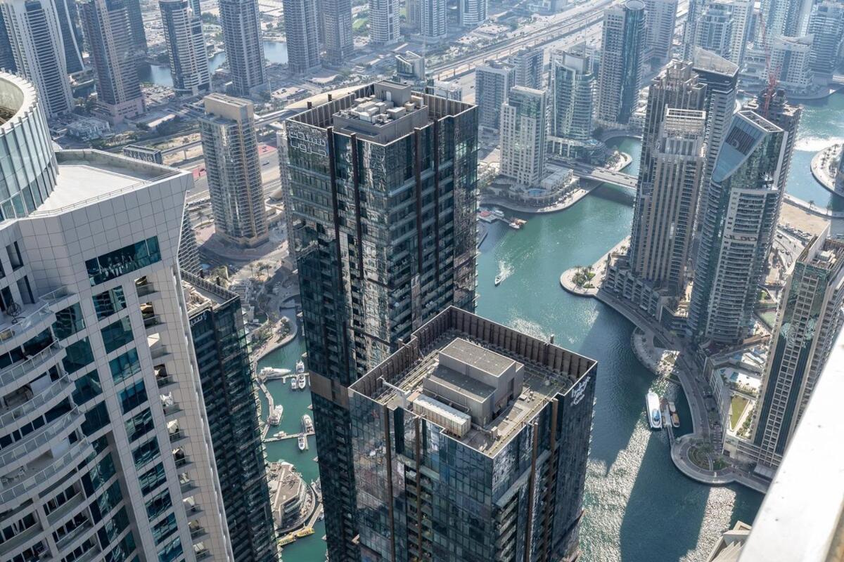 Stunning 1-bedroom With Marina Views *