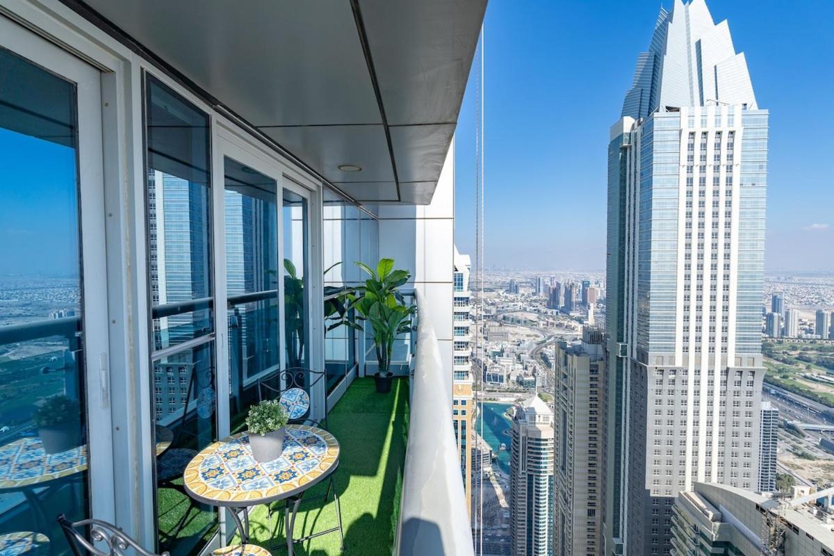 Stunning 1-bedroom With Marina Views Dubai