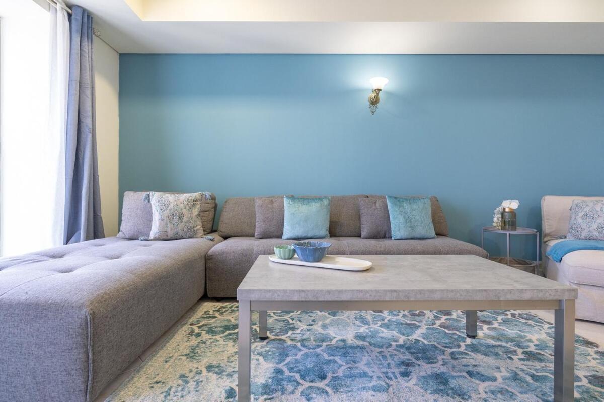 Apartment Stunning 1-bedroom With Marina Views