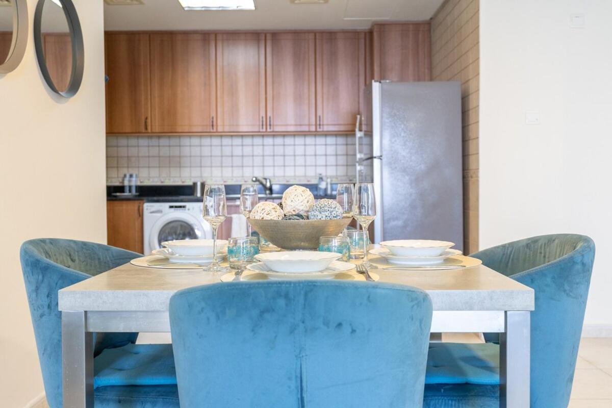 Stunning 1-bedroom With Marina Views *