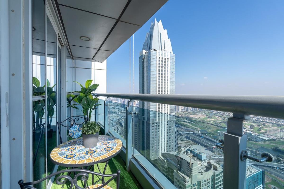 Stunning 1-bedroom With Marina Views Dubai
