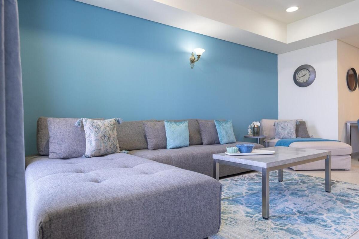 Apartment Stunning 1-bedroom With Marina Views