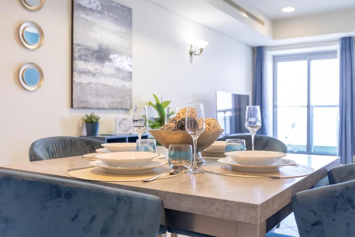 Apartment Stunning 1-bedroom With Marina Views *
