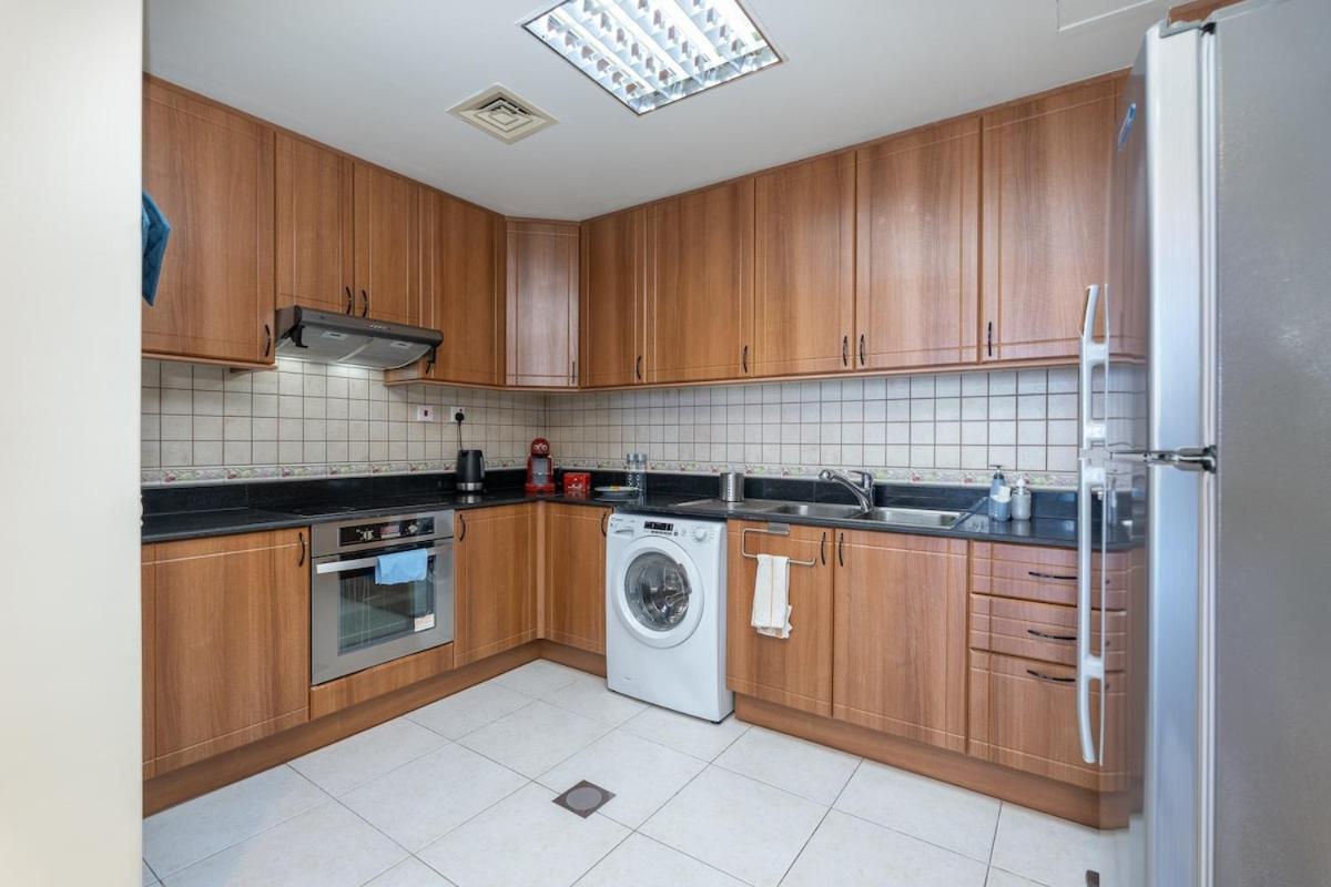 Apartment Stunning 1-bedroom With Marina Views Dubai