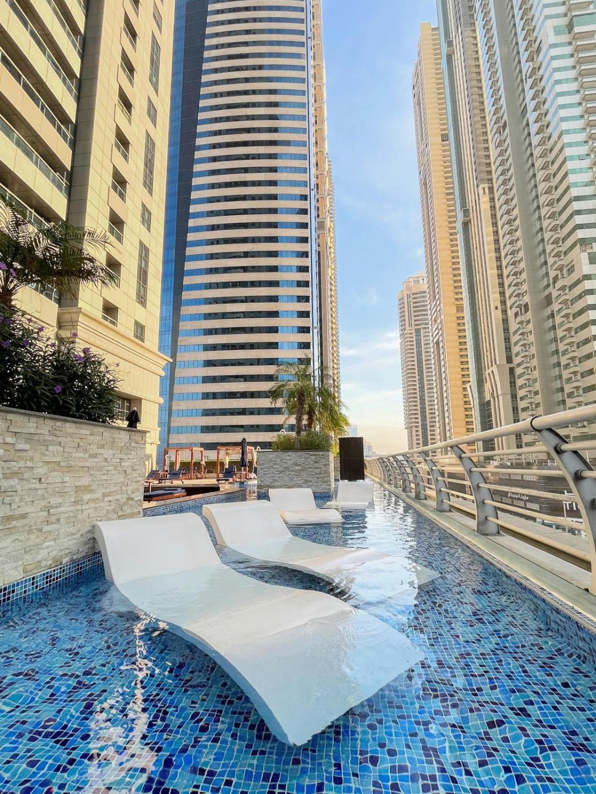 Apartment Stunning 1-bedroom With Marina Views