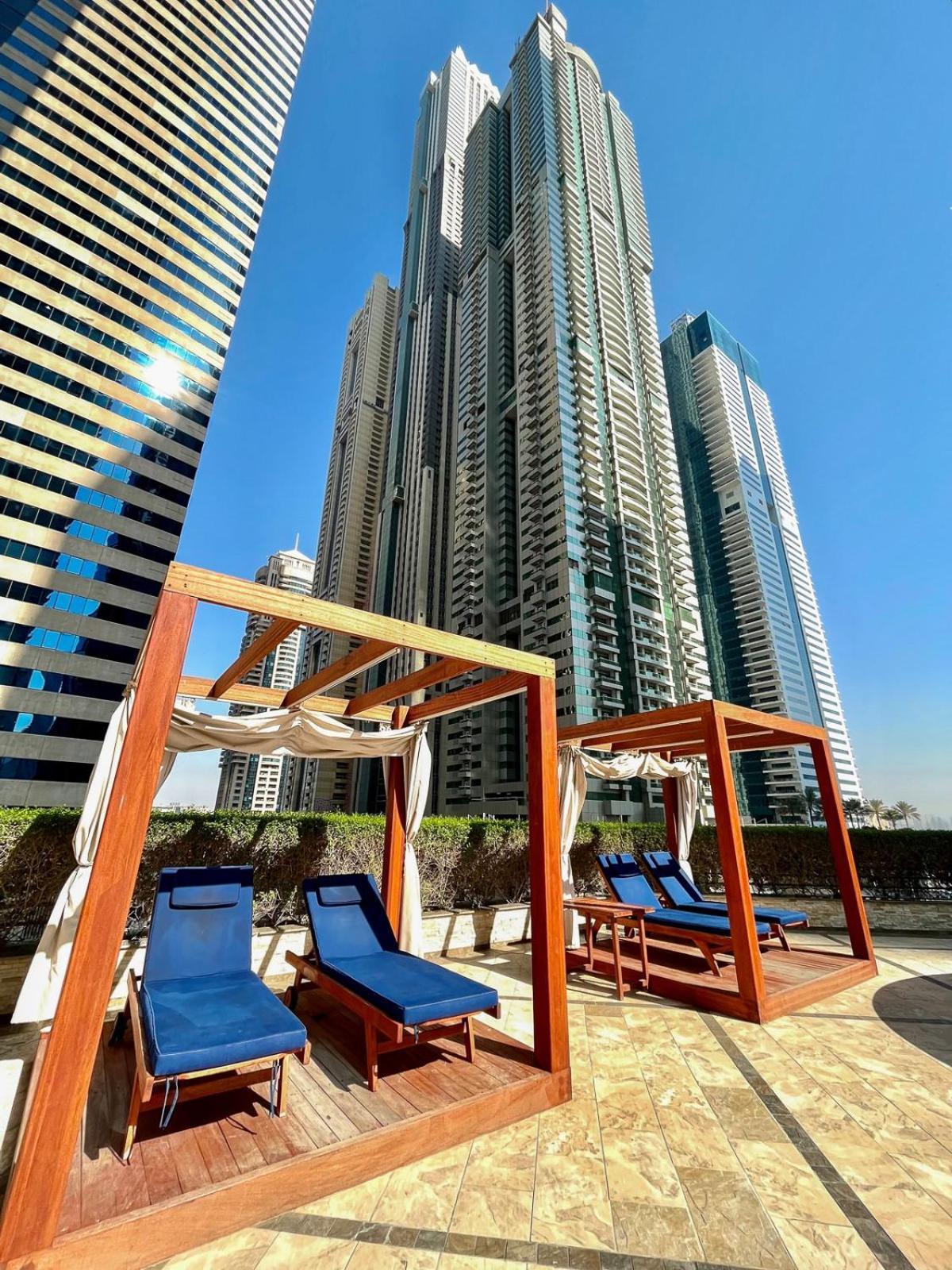 Apartment Stunning 1-bedroom With Marina Views